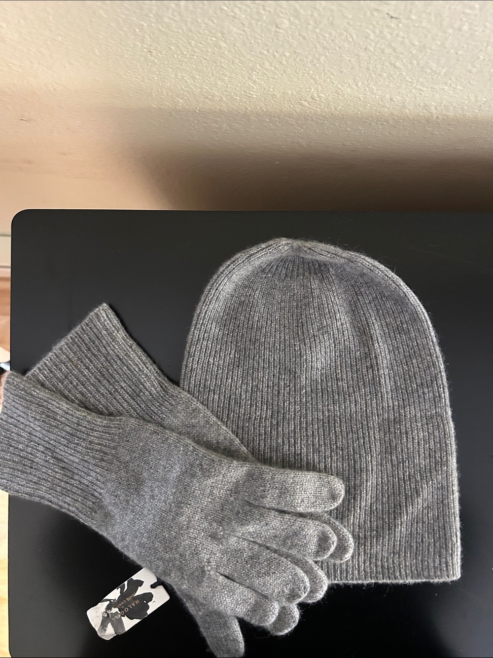 Halogen Heather Gray Knit Beanie and Glove Set 100% Cashmere